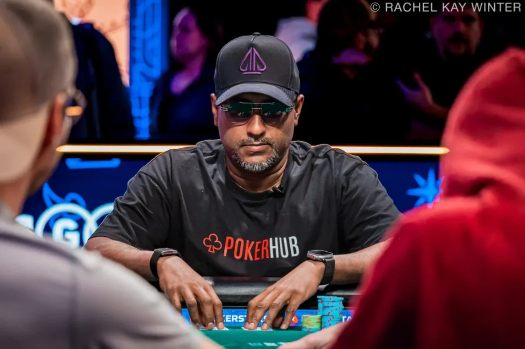 Vinny Lingham in a PokerHub shirt at the WSOP $100K High Roller final table